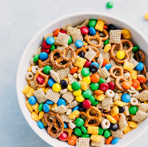 White Chocolate Snack Mix - Chelsea's Messy Apron