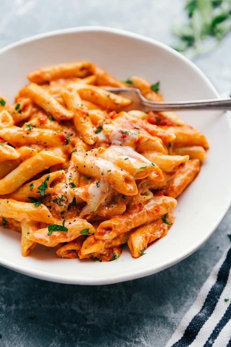 Politisk fisk et eller andet sted Red and White Pasta - Chelsea's Messy Apron