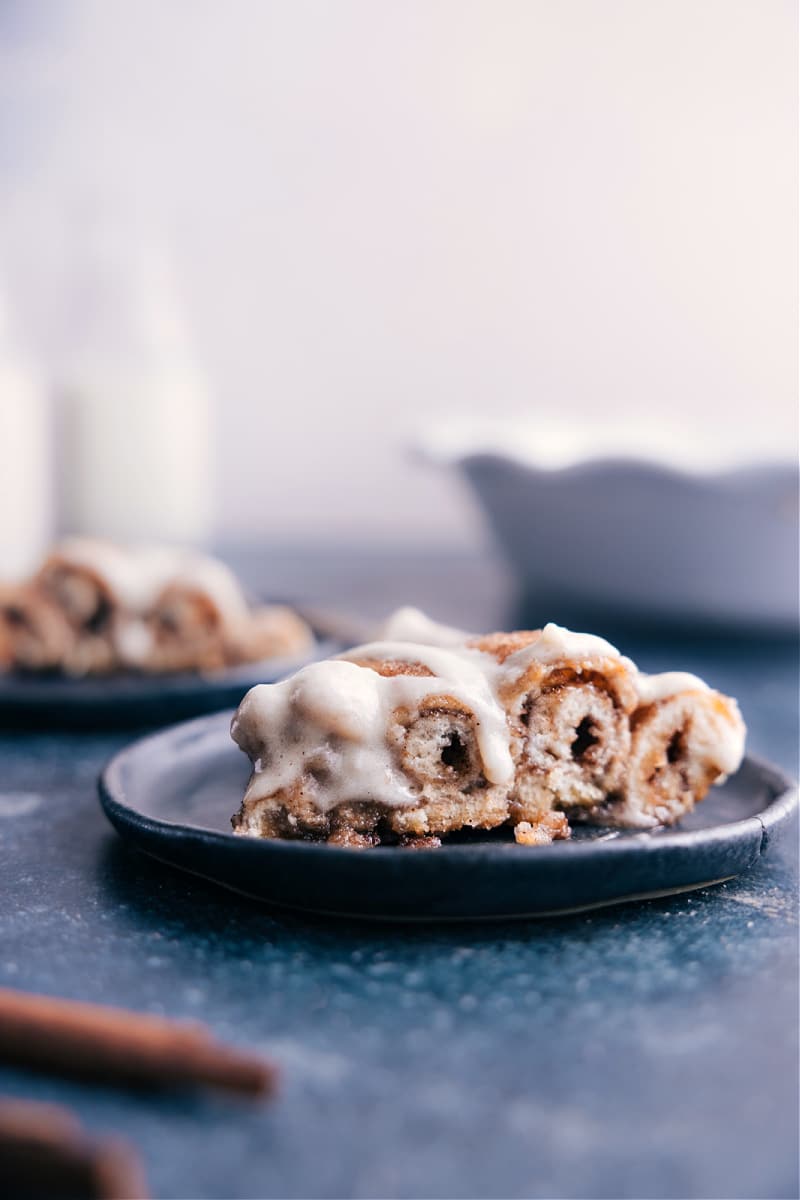 1 Minute Cinnamon Glaze For Cake - Frosting and Fettuccine