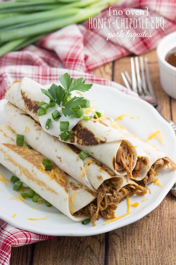 {slow cooker} honey-chipotle bbq pulled pork taquitos