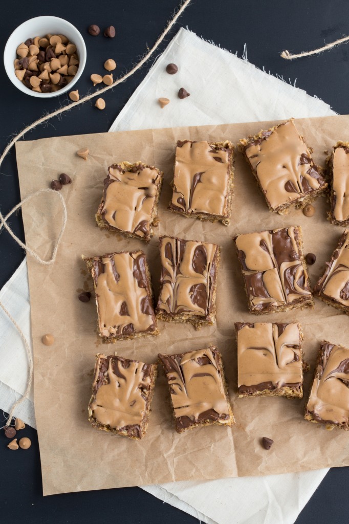 {No Bake & Healthier} Chocolate Peanut Butter Cup Cereal Bars I via chelseasmessyapron.com I #peanutbutter #chocolate #snack