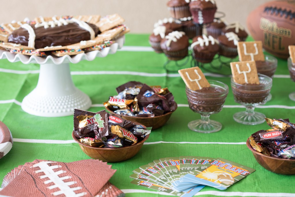 {Football} S'mores Snickers Brownie Batter Dip | Chelsea's Messy Apron