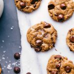 Baked cookies, ready to be eaten.