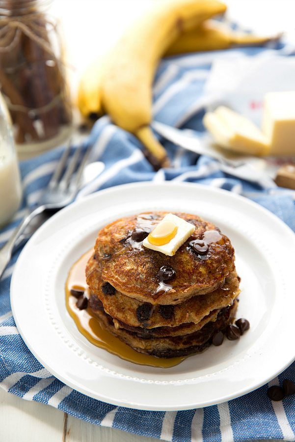 {flourless + healthy} chocolate-chip oatmeal cookie pancakes