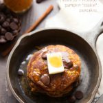 Healthy and FLOURLESS pumpkin chocolate-chip cookie pancakes!