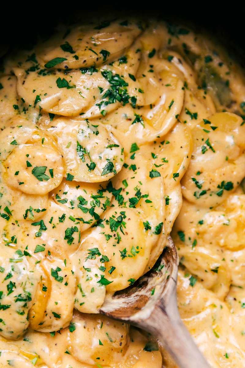 Overhead image of the Crockpot Au Gratin Potatoes