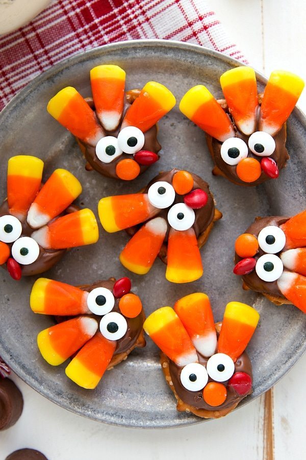 Turkey Chocolate Caramel Pretzels (Video) Chelsea's Messy Apron