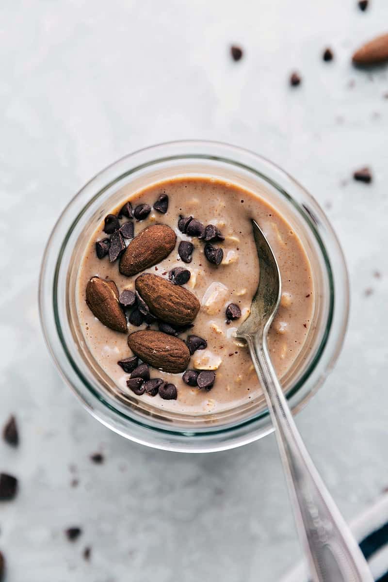 chocolate-covered almond overnight oats