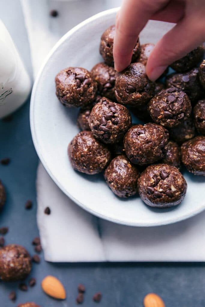 Chocolate Protein Balls (7 Ingredients!) Chelsea's Messy Apron