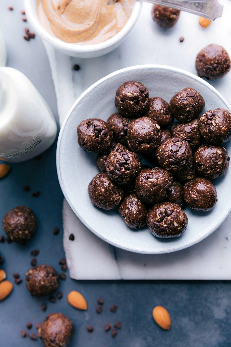 Chocolate Protein Balls (7 Ingredients!) - Chelsea's Messy Apron
