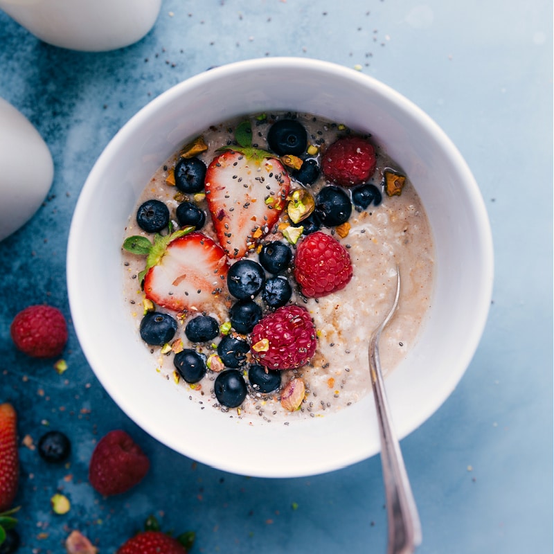 Microwave Oatmeal with berries