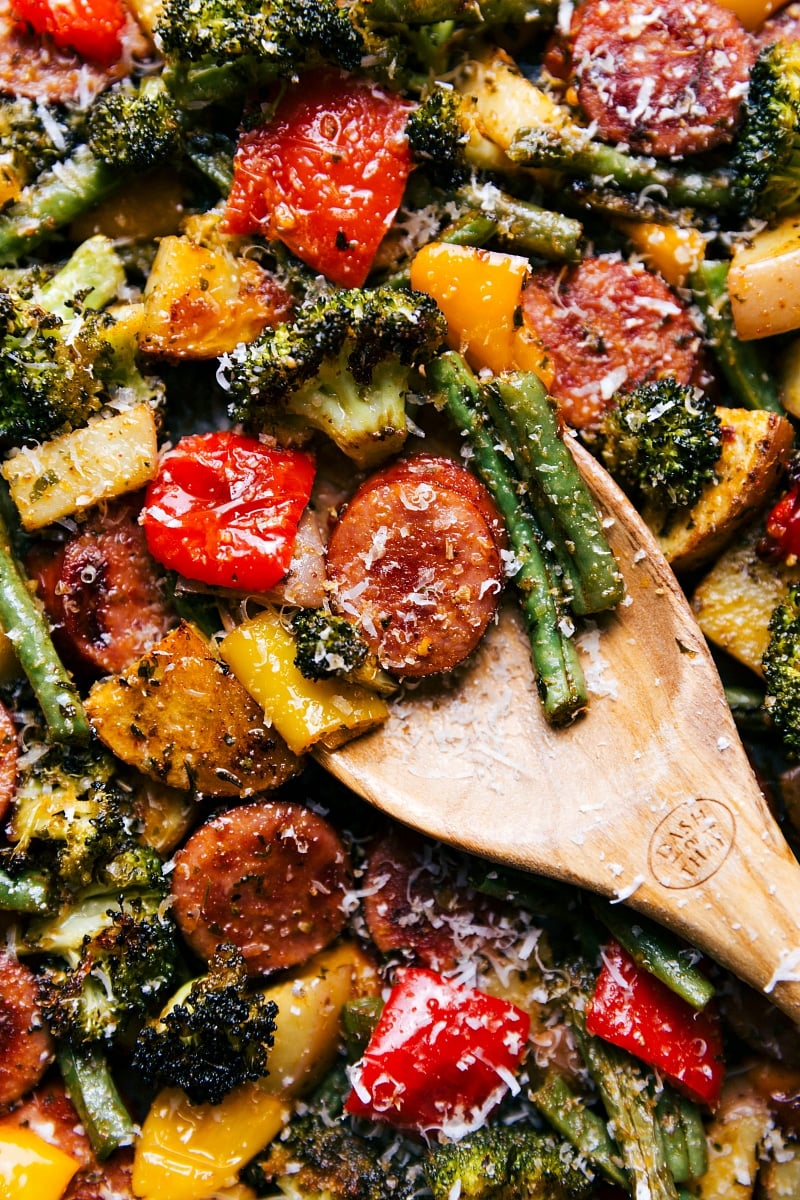 These Extra-Large Freezer Trays Make Family Dinner a Breeze