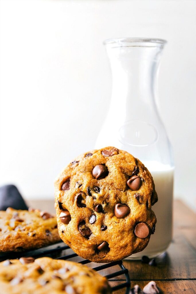 Bakery-Style Pumpkin Chocolate-Chip Cookies | Chelsea's Messy Apron