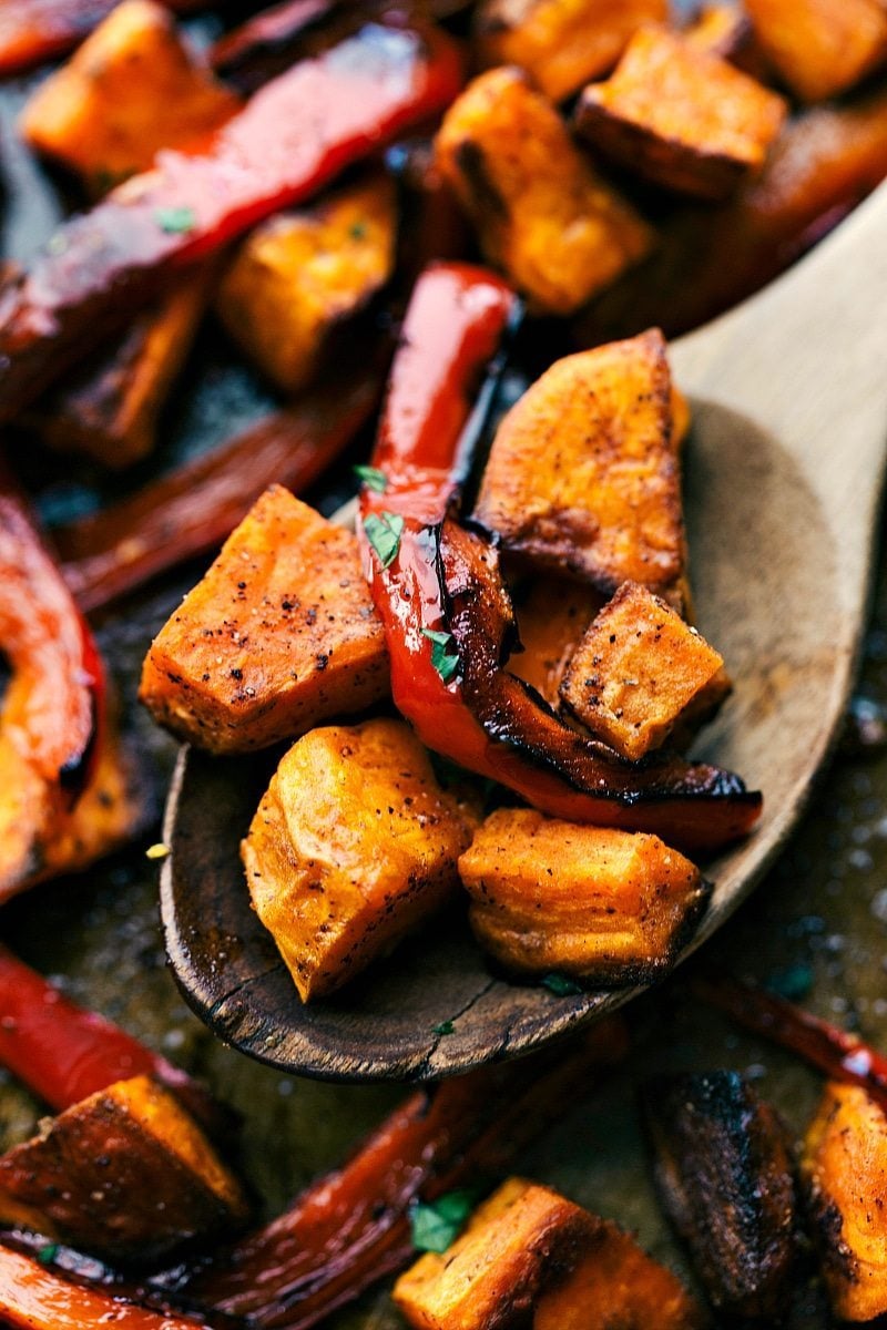 SWEET POTATO BURRITO BOWL! A delicious and simple to make veggie burrito bowl -- brown rice, seasoned & roasted sweet potatoes + bell peppers, black beans, and avocado with the most incredible chipotle lime sauce. via chelseasmessyapron.com
