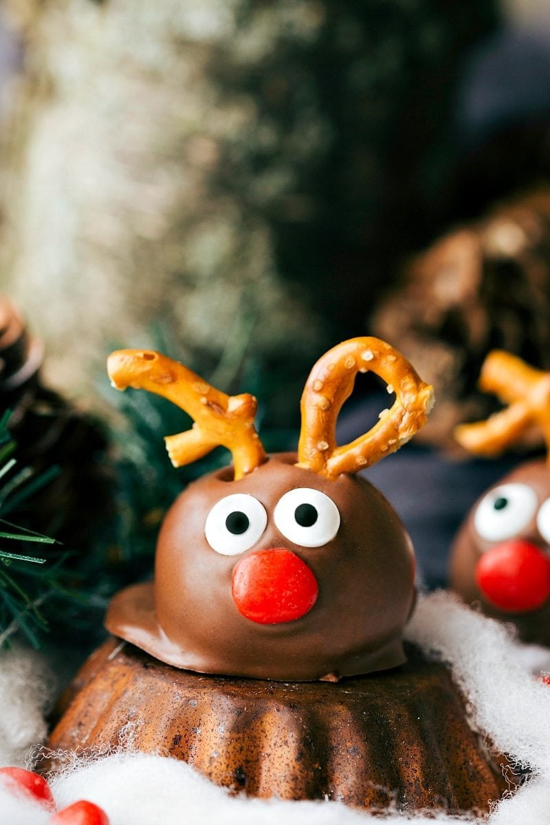 Image of one of the Reindeer Oreo Truffles
