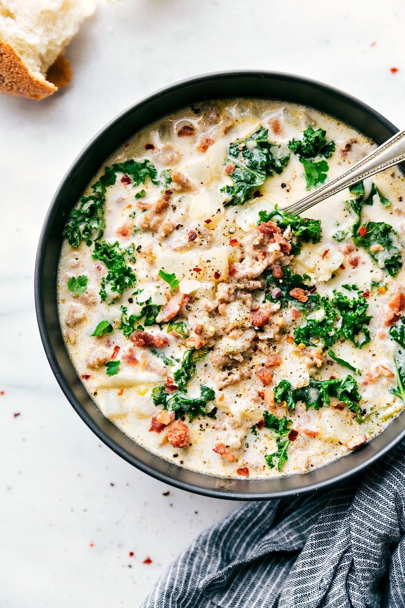 This "secret ingredient" makes the prep time on this soup SO FAST!!! 20-minute Zuppa Toscana soup! via chelseasmessyapron.com