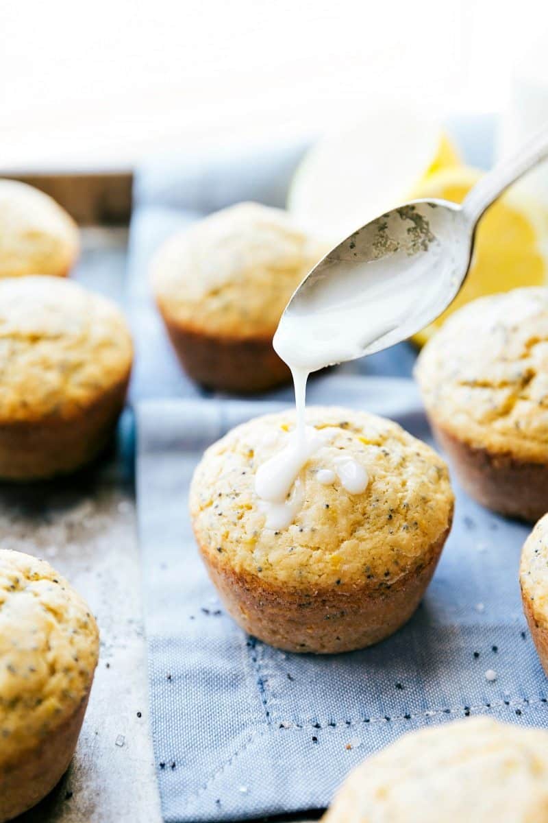 GREEK YOGURT LEMON POPPYSEED MUFFINS. Made with healthier ingredients! via chelseasmessyapron.com