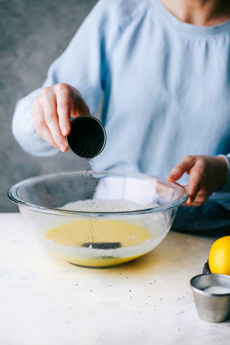 GREEK YOGURT LEMON POPPYSEED MUFFINS. Made with healthier ingredients! I via chelseasmessyapron.com