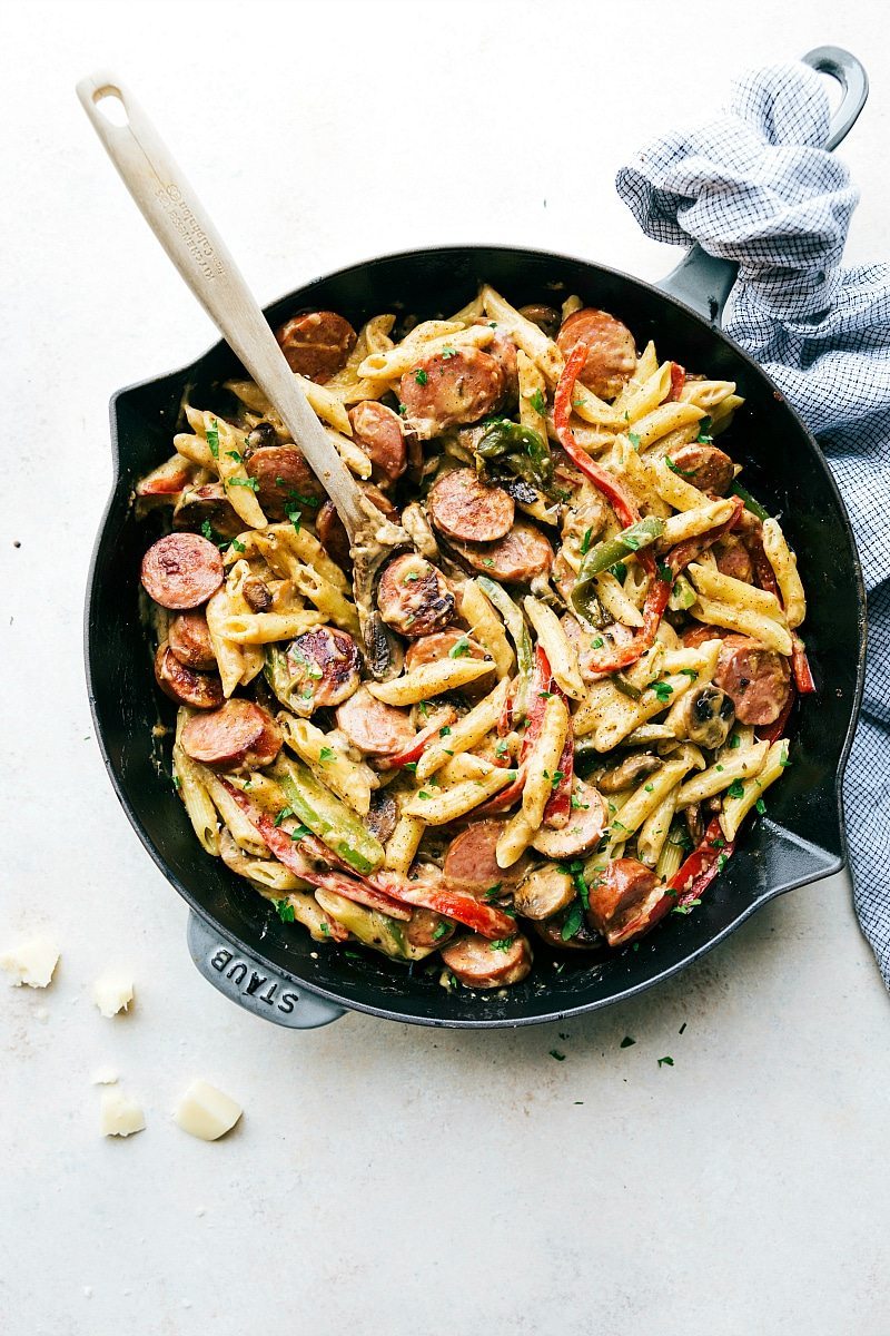 ONE POT Creamy cajun sausage pasta and veggies made healthier for you! Via chelseasmessyapron.com
