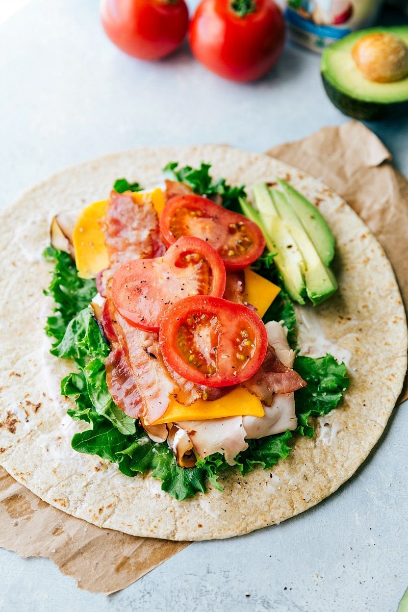 The BEST Turkey Avocado Ranch & Bacon CLUB WRAPS. Easy, healthy, delicious, and ready in under 10 minutes! I via chelseasmessyapron.com