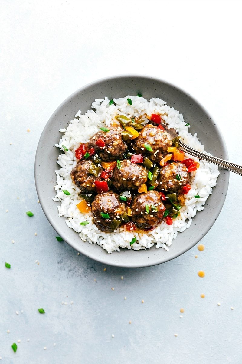 SWEET & SOUR MEATBALLS!! CROCKPOT or oven-made Asian Meatballs with the BEST sweet and sour sauce! Easy dinner recipe via chelseasmessyapron.com