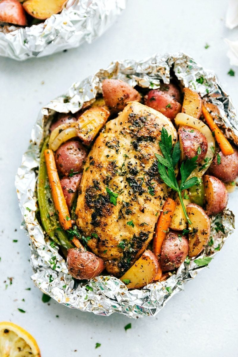 5-Ingredient Foil Packet Chicken Recipes (Baked or Grilled)