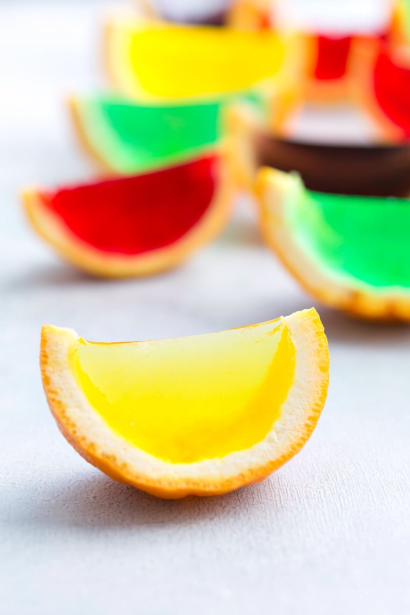 Jell-o filled orange segments. PLUS 3 other no bake desserts and a video tutorial. via chelseasmessyapron.com