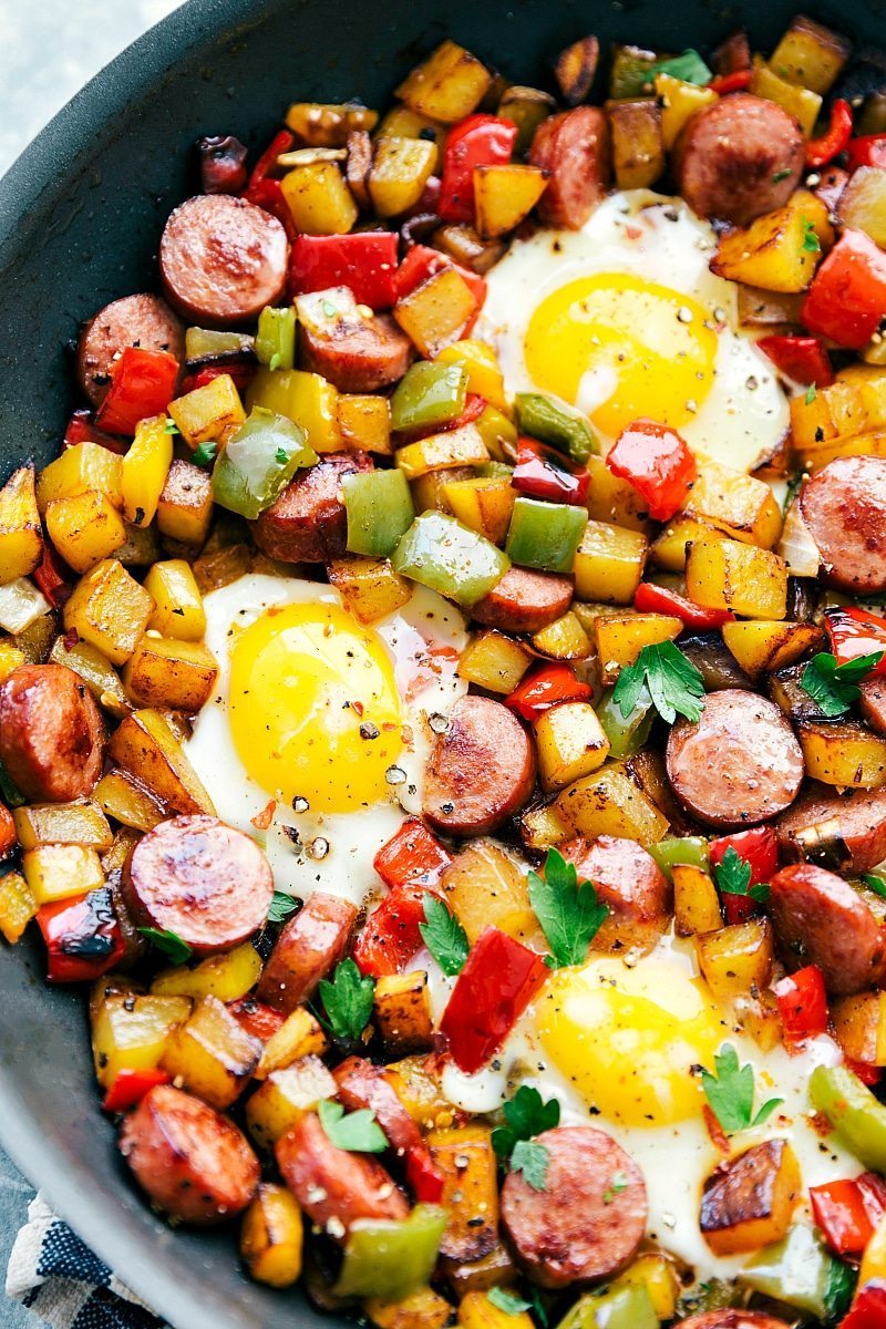 The BEST smoked sausage and veggie breakfast Hash! Great with and without eggs!! Recipe via chelseasmessyapron.com