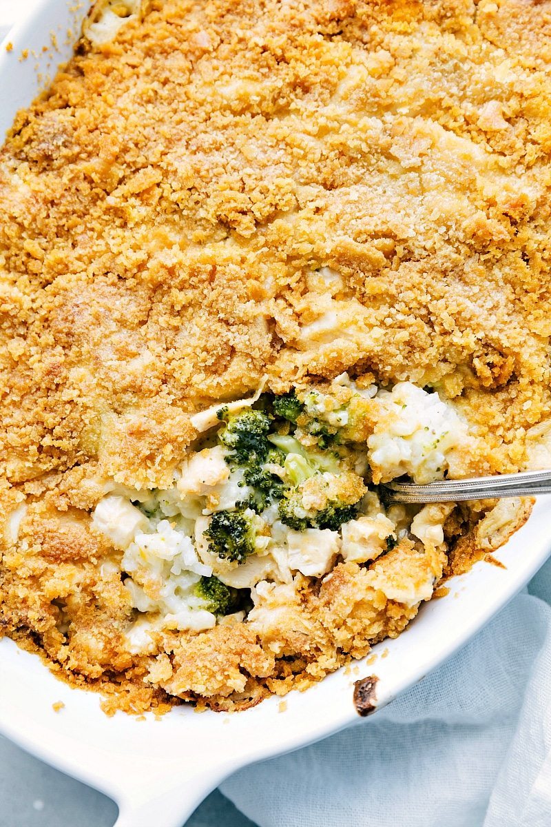 AMAZING DINNERS -- make 3 delicious comfort food meals with ONE rotisserie chicken -- creamy broccoli and rice casserole, hawaiian haystacks, and rice & chicken soup. Easy 20-minute dinner recipes all made with one rotisserie chicken! via chelseasmessyapron.com