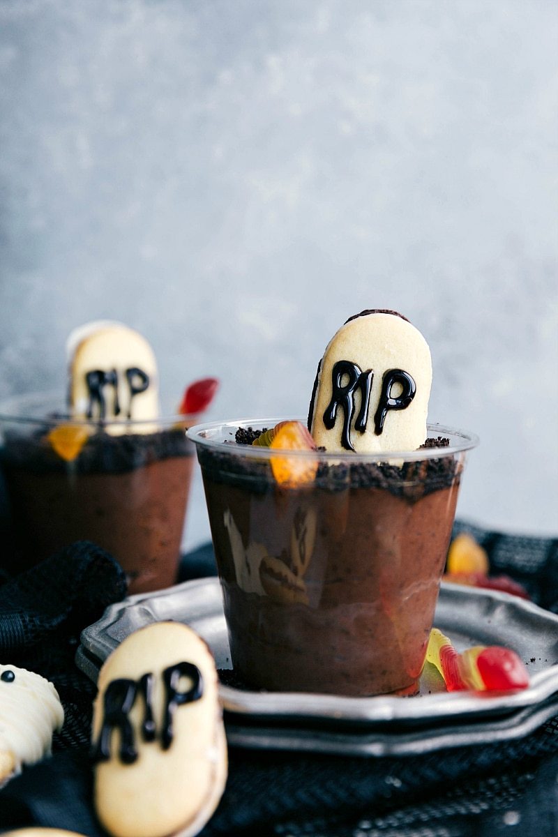 Picture of the graveyard pudding cups that go along with these easy halloween treats