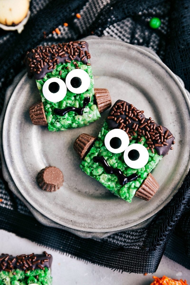 Image of two of the Frankenstein krispies treats that go with these treats to make for Halloween