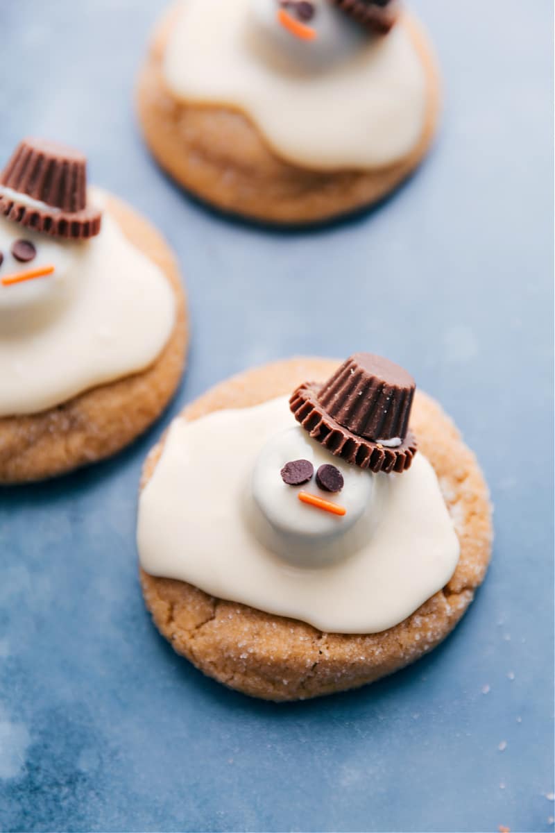 Overhead image of Melted Snowman Cookies ready to be served