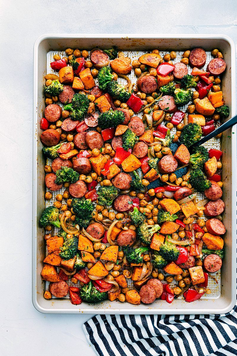 ONE PAN HEALTHY SAUSAGE AND VEGGIES | chelseasmessyapron.com | #sausage #veggies #onepan #easy #quick #fast #cleanup #minimal #chickpeas #sausage #broccoli #red pepper #onion #family #friendly #kid