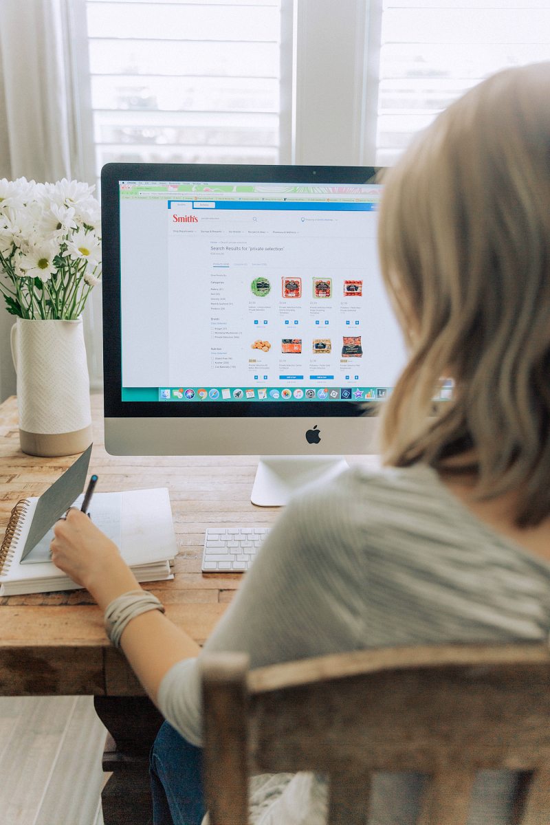 Author searching through clicklist for ingredients for bruschetta chicken