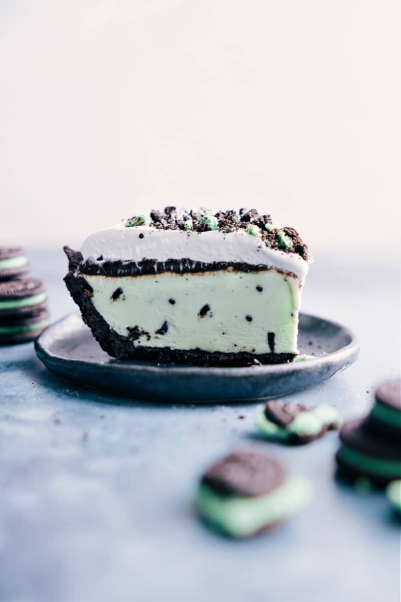 Image of the Grasshopper Pie on a plate