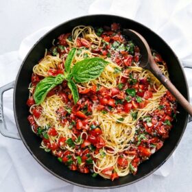 Enchilada Pasta (ONE Skillet!)