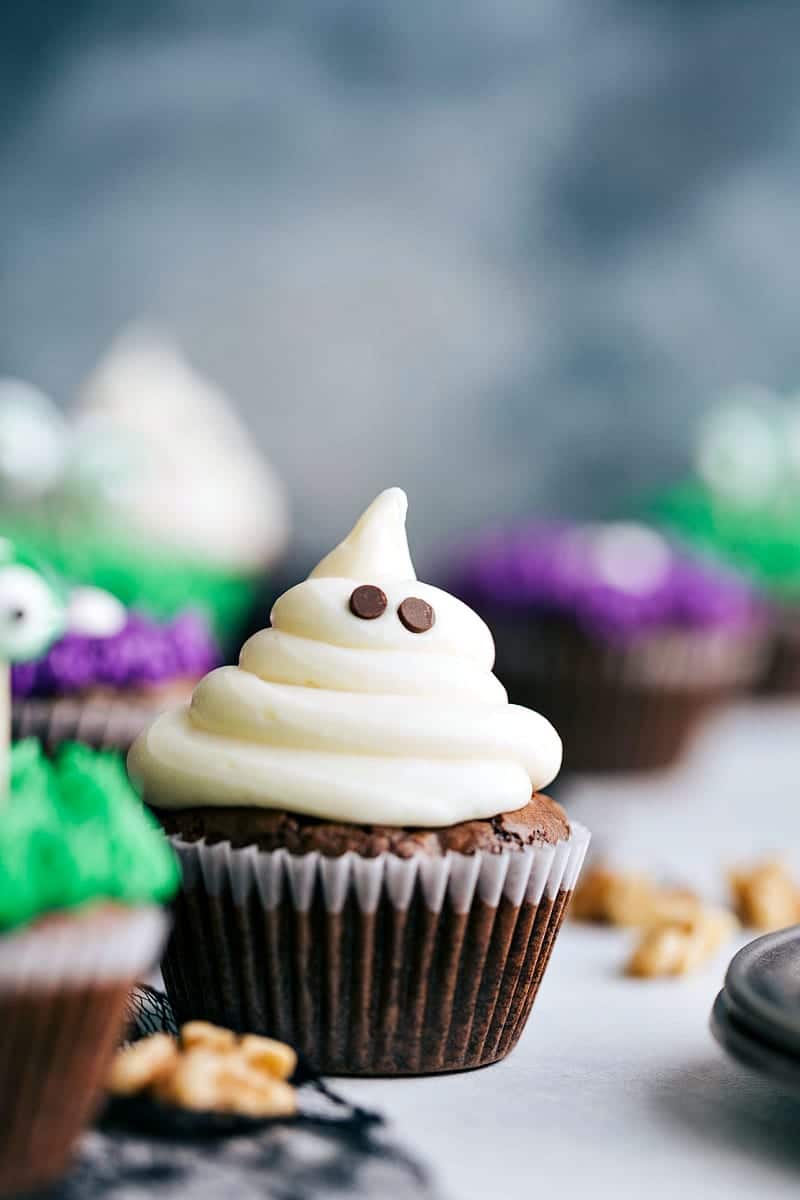 Easy Halloween Cupcakes - Chelsea&amp;#39;s Messy Apron