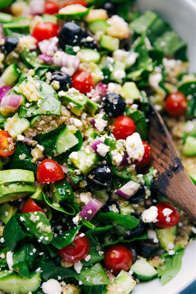 Greek Quinoa Salad {With Video!} Chelsea's Messy Apron