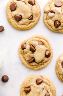 Chewy Chocolate Chip Cookies - Chelsea's Messy Apron