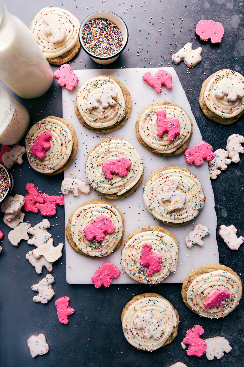 Animal circus cookies, deliciously decorated with colored sprinkles, showcasing their playful and vibrant appearance.