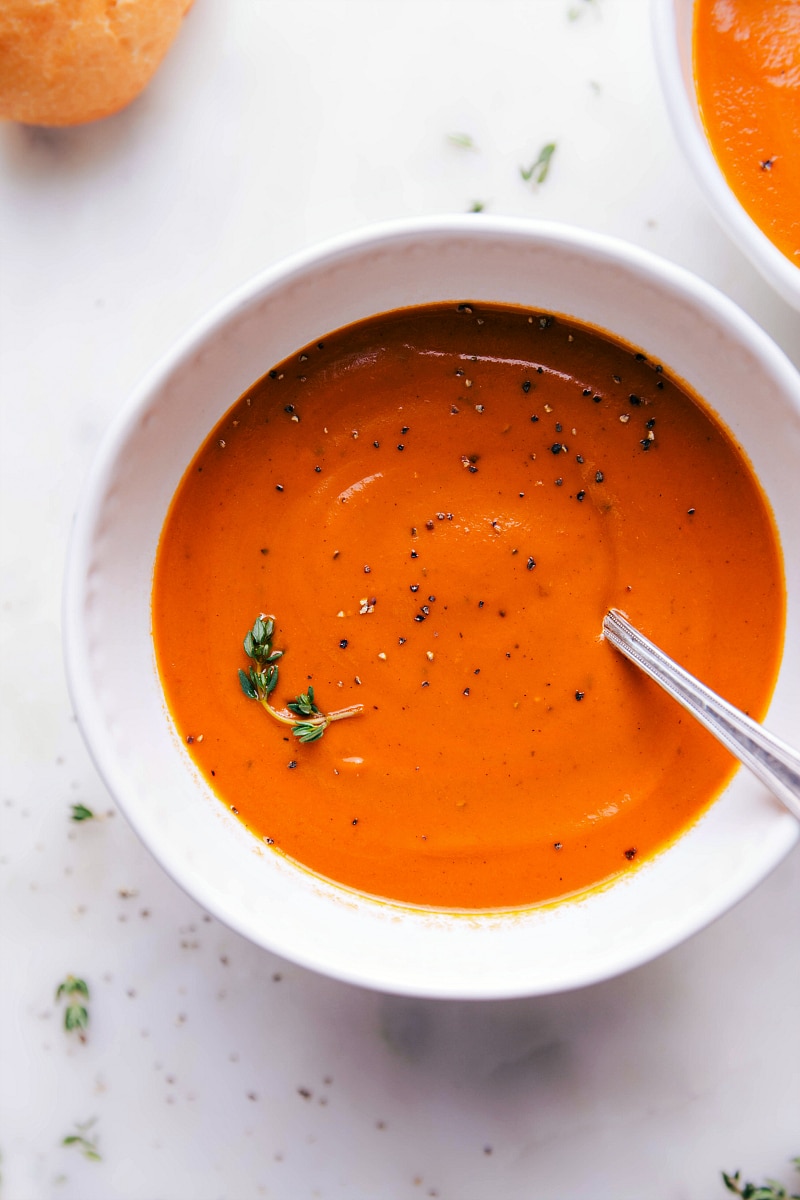 Overhead image of the easy tomato soup