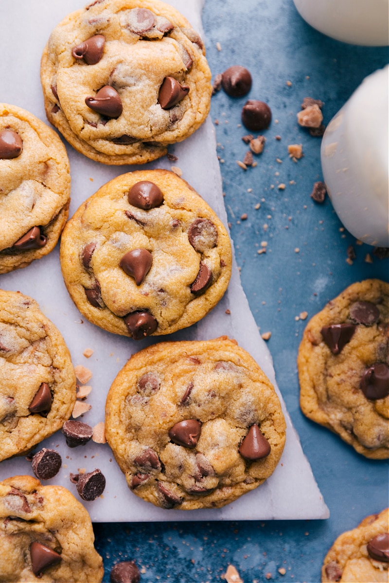 Overhead image of the Chocolate Chip Pudding Cookies