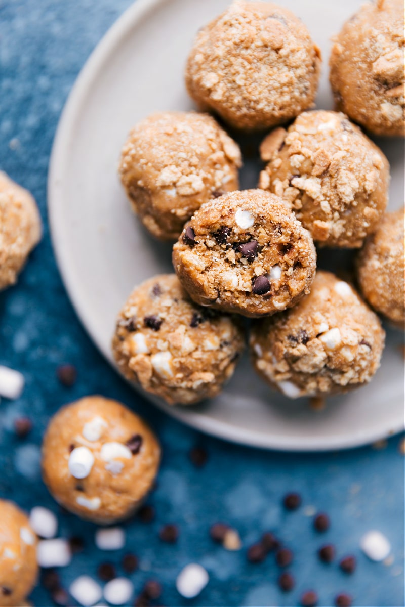 Overhead image of the S'mores Energy Bites