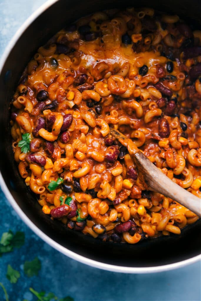 Vegetarian Chili Mac (in ONE Pot!) Chelsea's Messy Apron