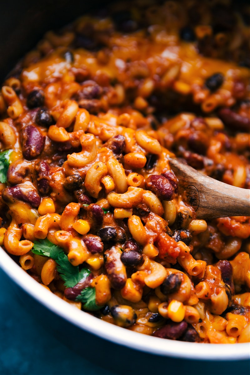 Vegetarian chili Mac in the pot