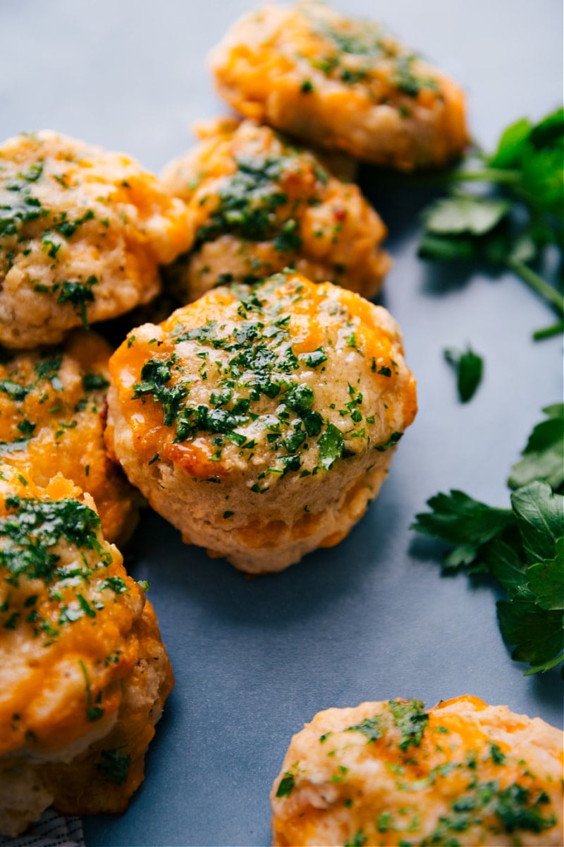 Cheddar Bay Biscuits Copycat + Video - The Slow Roasted Italian