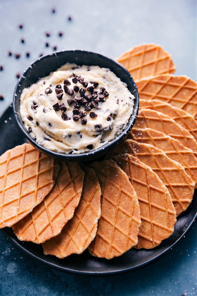 Cannoli Dip with cookies for dipping