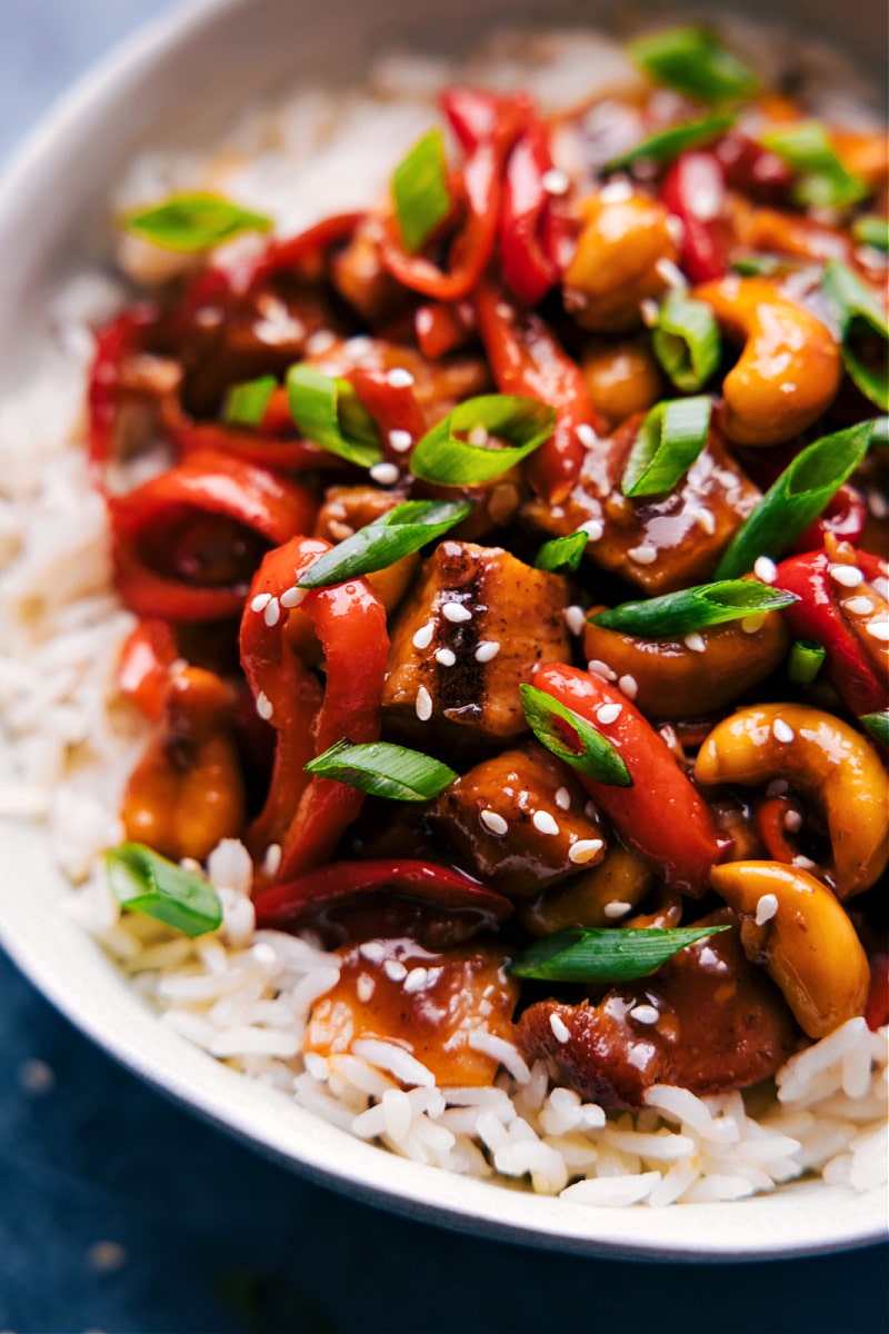 Up close overhead image of the cashew chicken