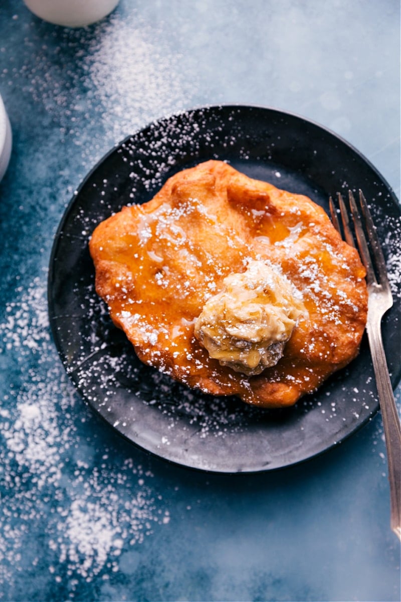 Overhead image of the Utah Scone ready to be served