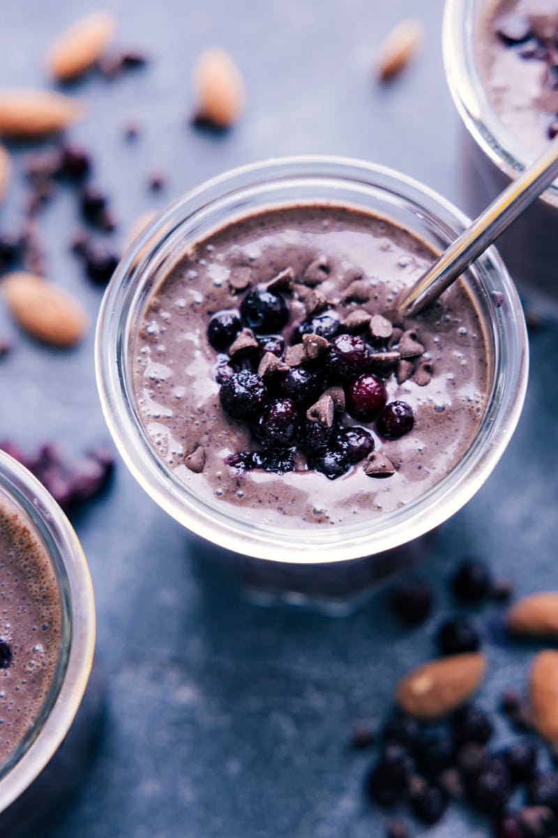 James' Blueberry and Chocolate Cookie Plant Based Smoothie Recipe